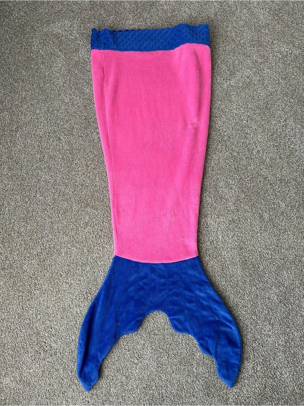 BlankieTails Plush Mermaid Tail Blanket in Pink and Blue